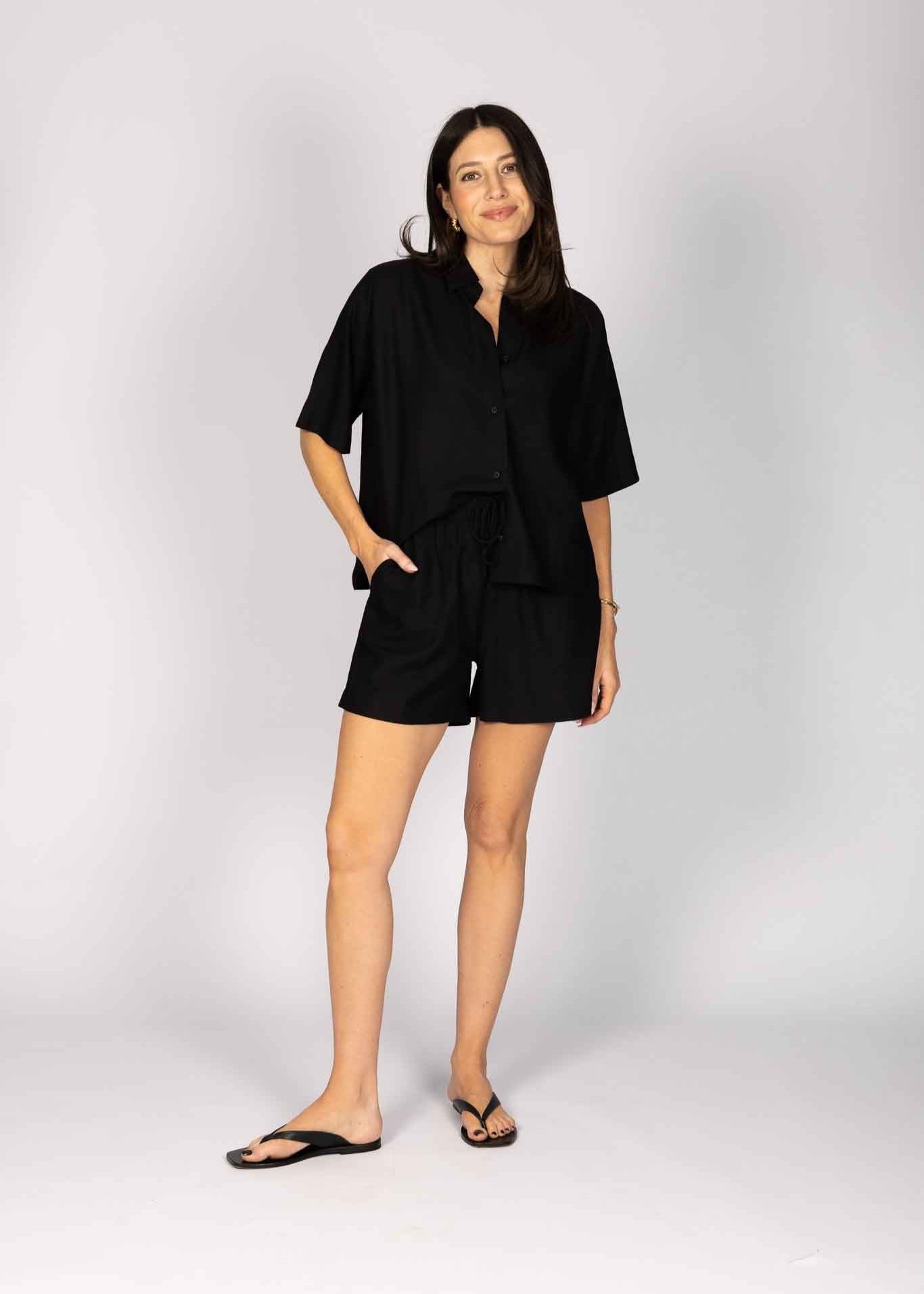 BOXY LINEN SHIRT - BLACK – WAT THE BRAND