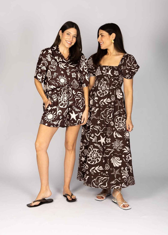 RELAXED SHELL PRINT SHORTS - BROWN