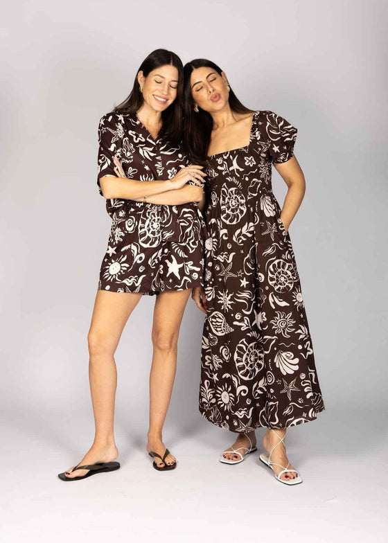 RELAXED SHELL PRINT SHORTS - BROWN