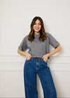 THE CROPPED BOXY TEE - GREY