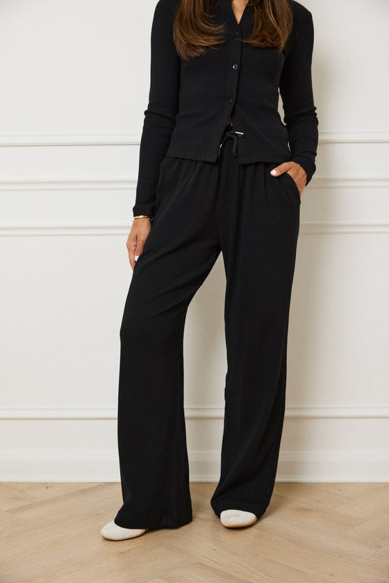 RELAXED RIBBED TROUSER - BLACK