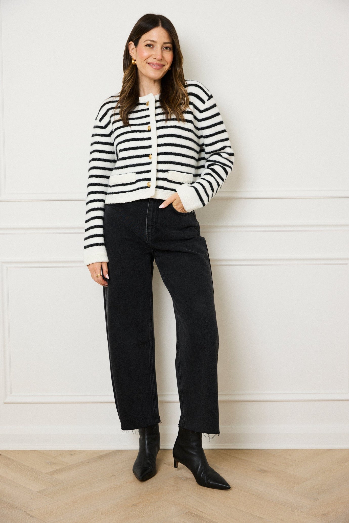 SAMPLE CONTRAST TRIM STRIPED KNITTED CARDIGAN - BLACK / WHITE