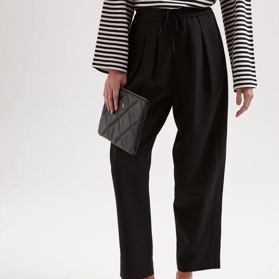 THE ULTIMATE RELAXED TROUSER - BLACK