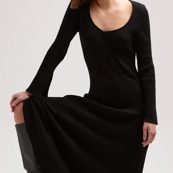 THE ULTIMATE SWEETHEART NECK RIBBED DRESS - BLACK